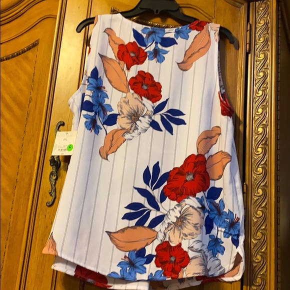 WHITE STRIPE FLORAL TOP!! - Picture 3 of 8